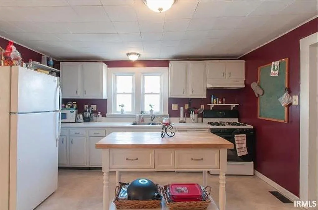 3 bed, 2.0 bath, 924 sqft, $1,800 — Photo 4