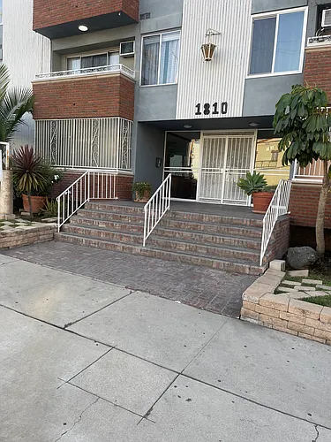 1810 N Bronson Ave #208 Photo 1 1810 N Bronson Ave #208 Photo 1