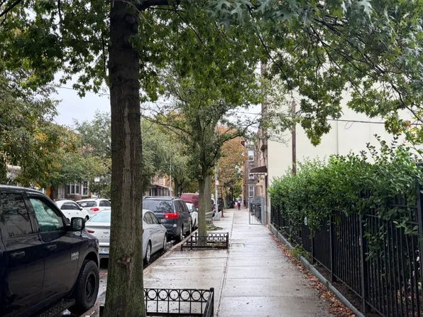 (undisclosed Address), Flushing, NY 11385