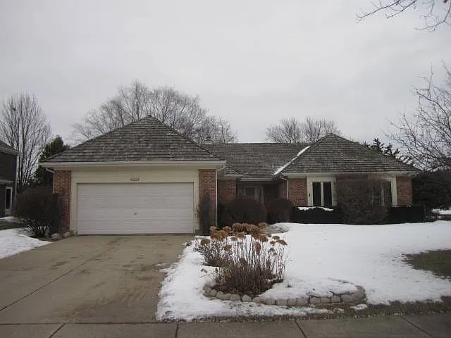 20 Carlyle Ln photo 1