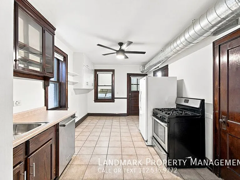 2962 N Allen Ave #B — Photo 2
