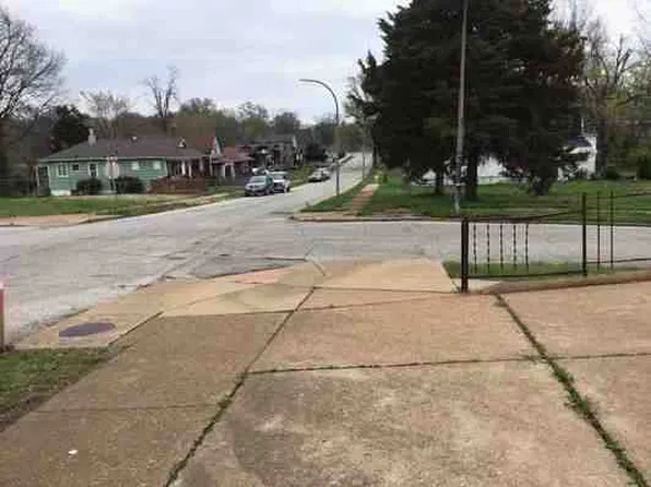 5476 Genevieve Ave, Saint Louis, MO 63120