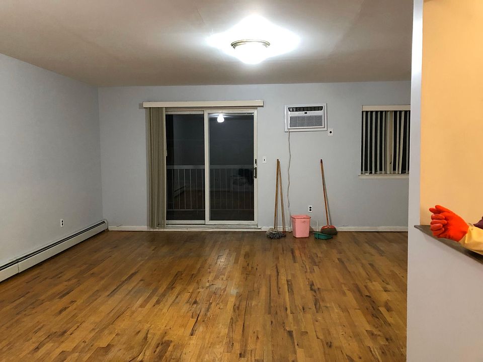 1st image of 136 Bay 7th St APT 1