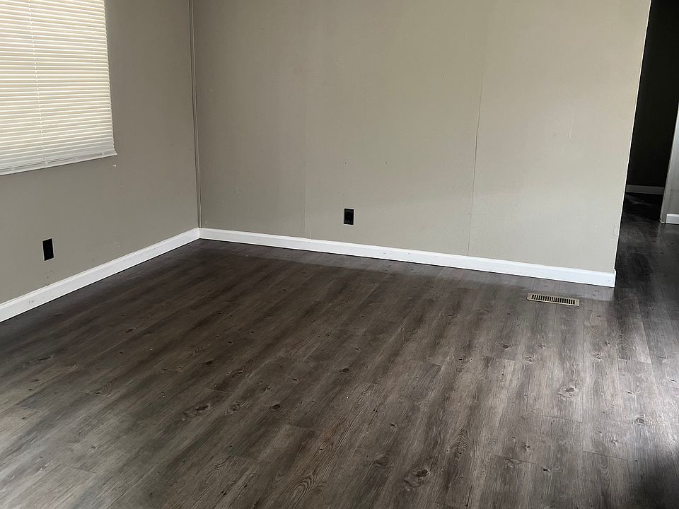 2nd image of 303 Live Oak St Lot 303