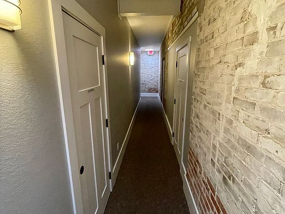 5th image of 805 W Chisholm St Unit 4