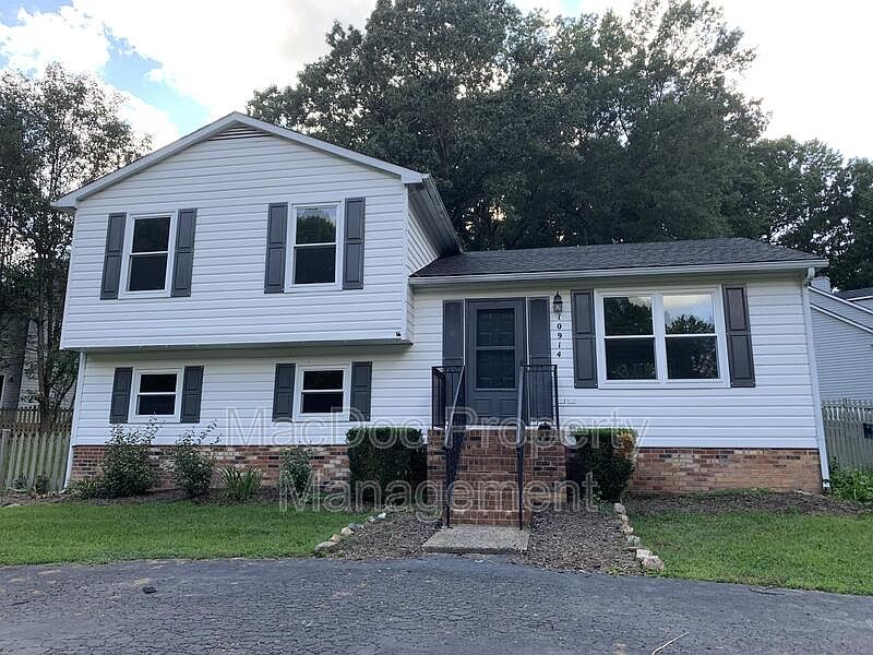 1st image of 10914 Crestwood Dr