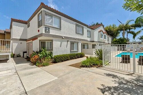 2043 Charle St — Photo 13