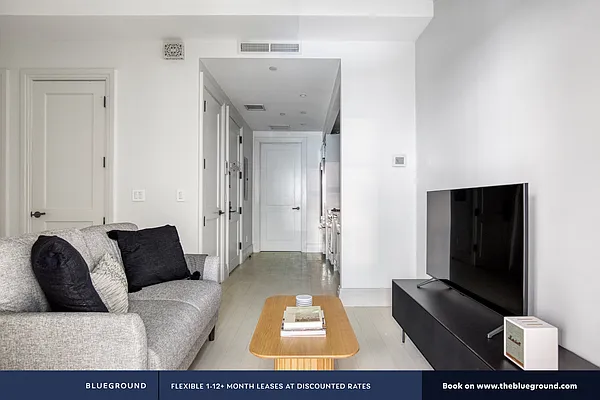 Rented by The Blueground | media 42