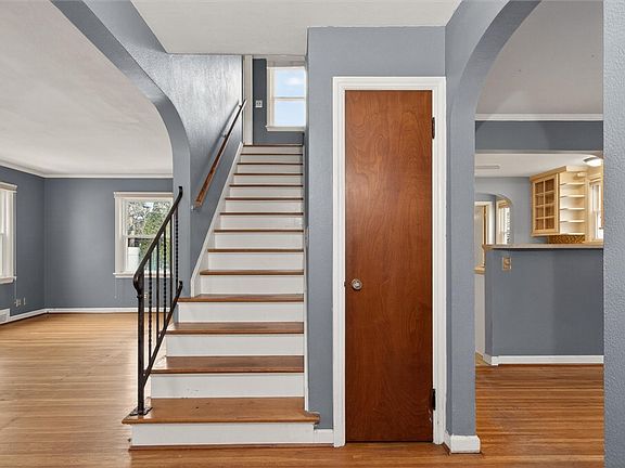 5th image of 205 Thorncliffe Dr