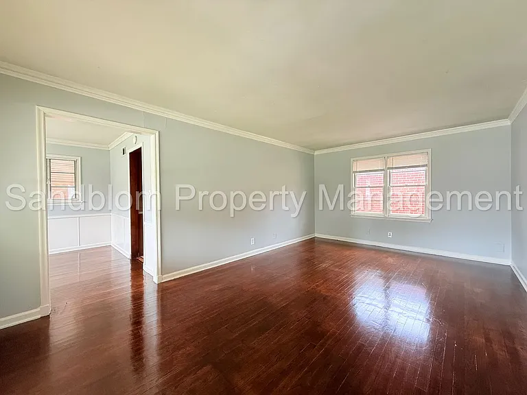 4417 E 26th St — Photo 3