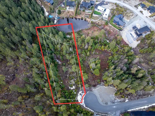 9285 Siskin St, Whistler, BC V8E 1M1