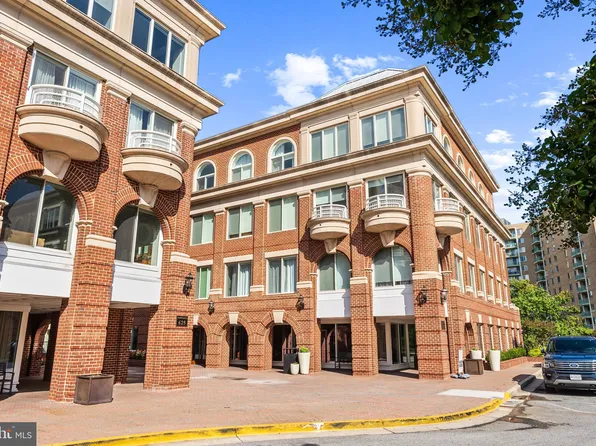 635 Slaters Ln #406, Alexandria, VA 22314