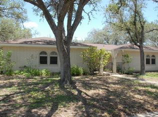 1403 Palo Blanco Cir, Beeville, TX 78102