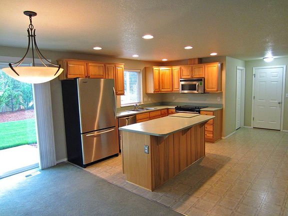 5th image of 84 Ironwood Dr