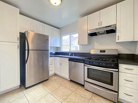 5th image of 5049 Laurel Canyon Blvd #5