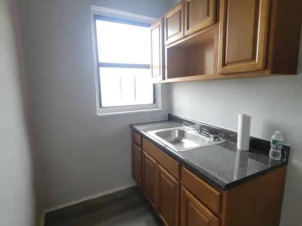 1631 Saint Marks Avenue image 2 of 4