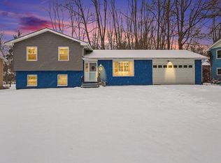 604 Country Club Blvd, Battle Creek, MI 49015