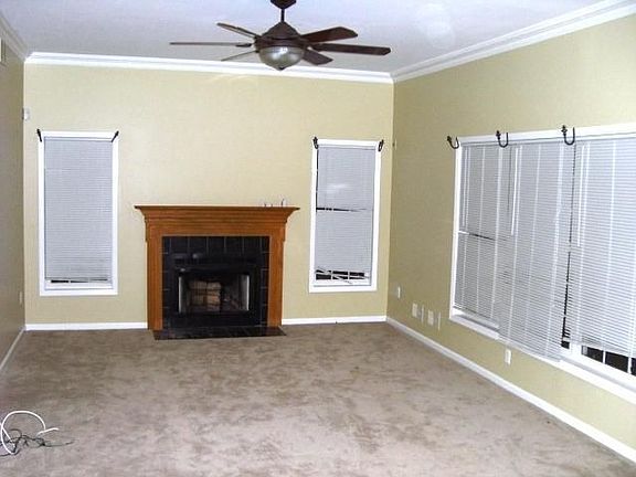 FR w/ wood burning FP