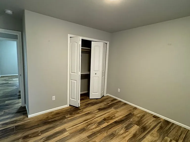 207 Addison Ave — Photo 11