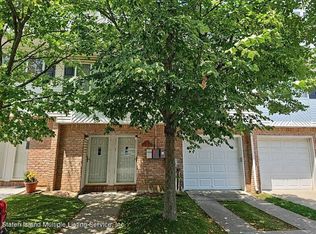 35 Red Cedar Ln, Staten Island, NY 10309