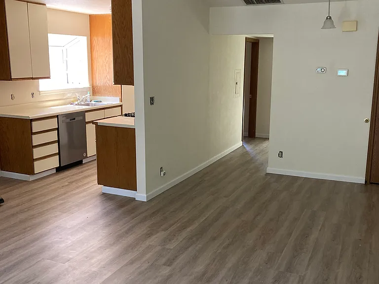 San Luis Cir — Photo 2