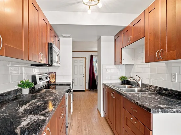 790 Abbottsfield Rd NW, Edmonton, AB T5W 4R4