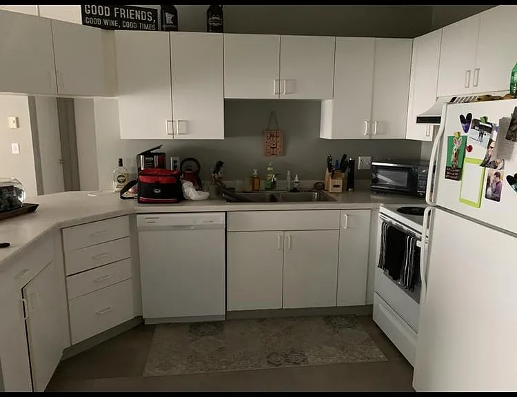 702 N Mill St #3 — Photo 3