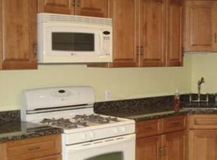 10 Laurel Pl, North Brunswick, NJ 08902