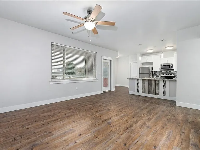 2x1 Living Room
