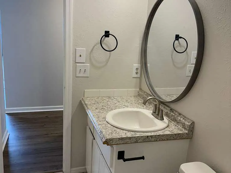 5401 NW King Richard Ave #B — Photo 12