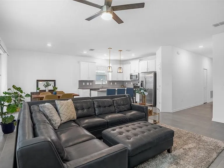 1820 Church Lake St — Photo 8