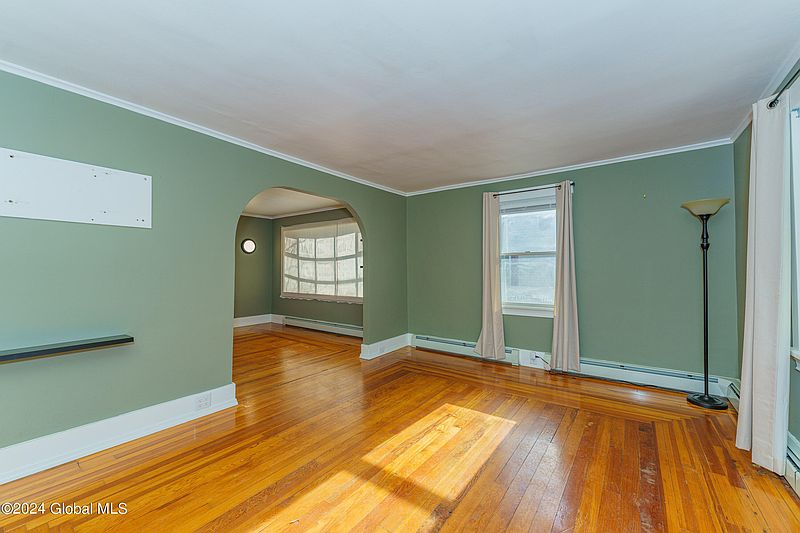 3rd image of 18 Herkimer Street