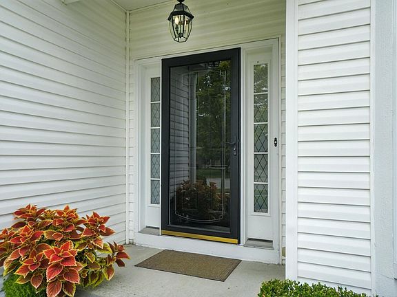 5th image of 2750 Longridge Way