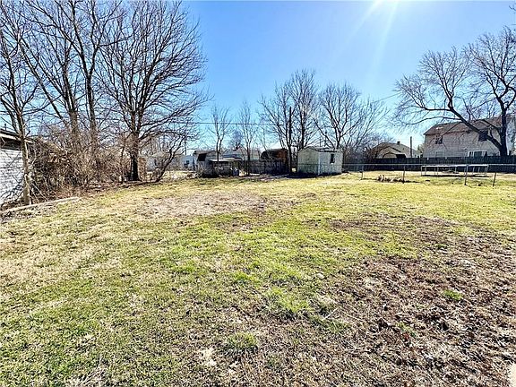 5th image of 540 Sunset Dr