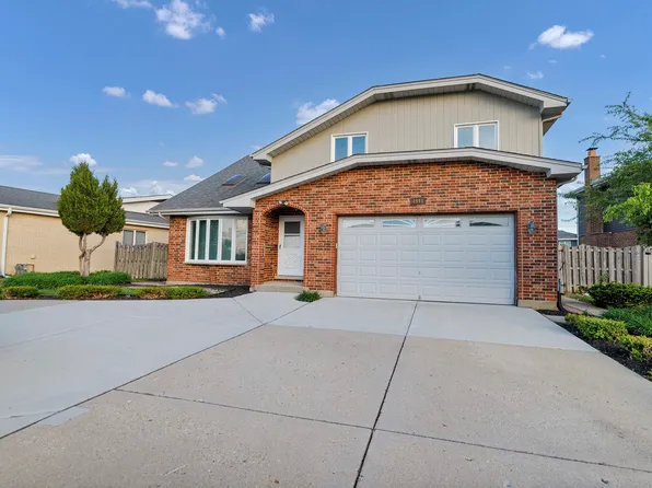 1441 W Autumn Trl, Addison, IL 60101