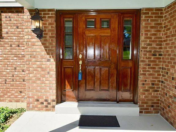 2nd image of 2801 Whitehouse Ln