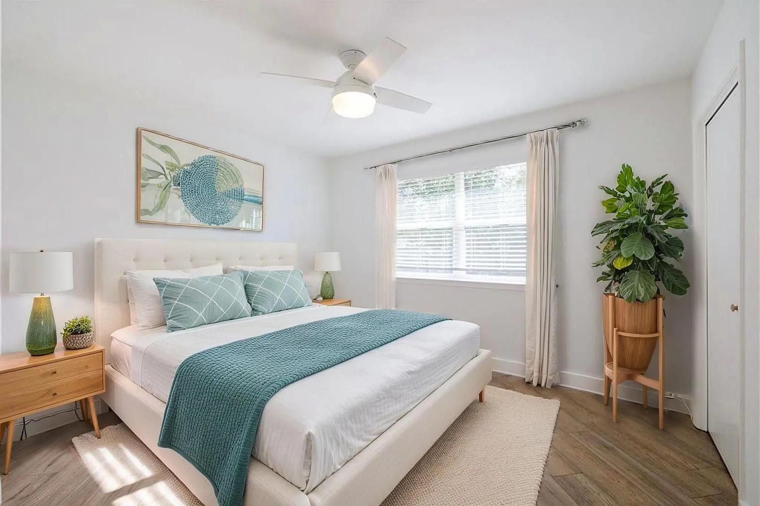 3 bed, 2.0 bath, 1274 sqft, $1,975 — Photo 4