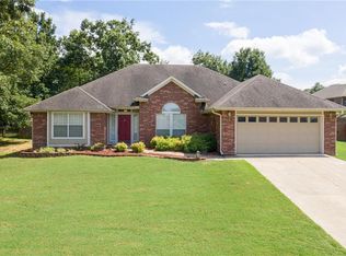 1755 Forrest Glen Rd, Greenwood, AR 72936