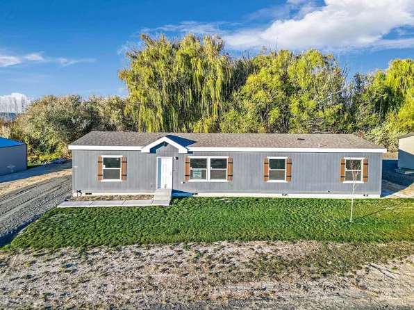 151 Sunset Dr N, Hagerman, ID 83332