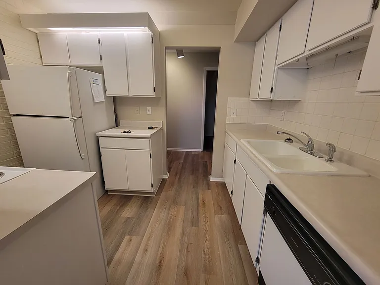 500 Manhattan Dr #D1 — Photo 14