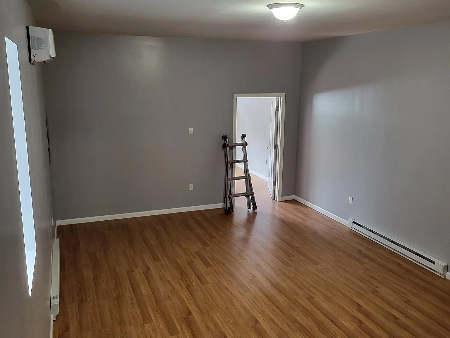 389 N Main St — Photo 4