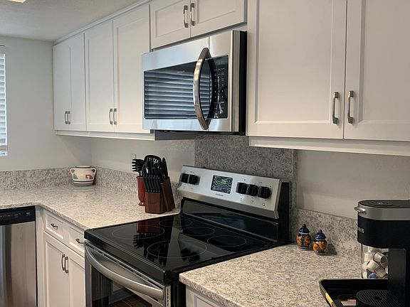 5th image of 500 S Farrell Dr Unit B12