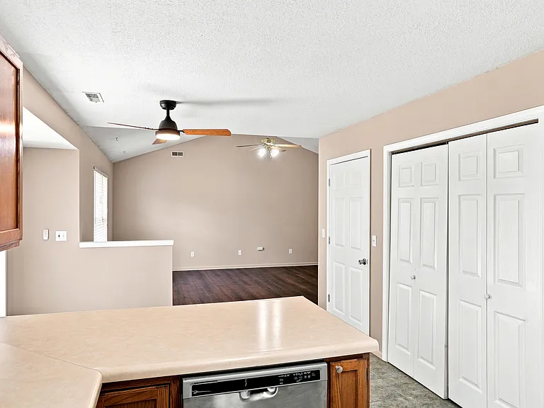 5206 Gasconade Dr — Photo 14