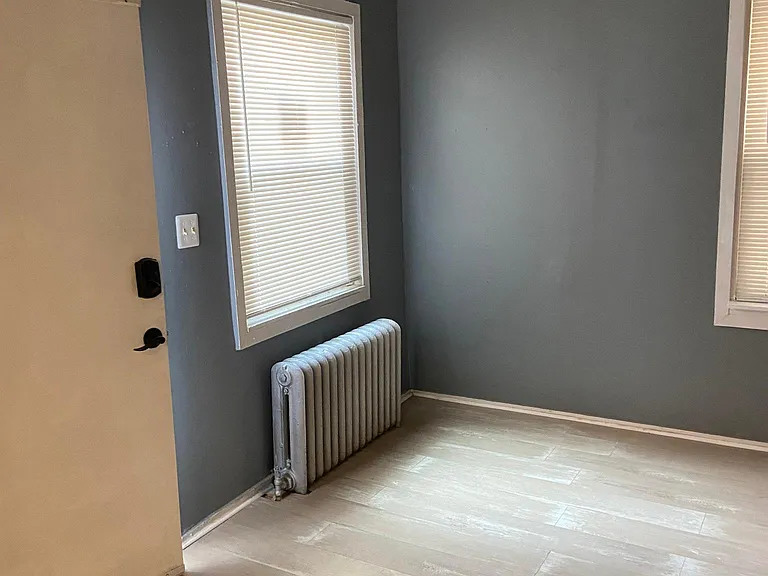 2629 Emerald St — Photo 15