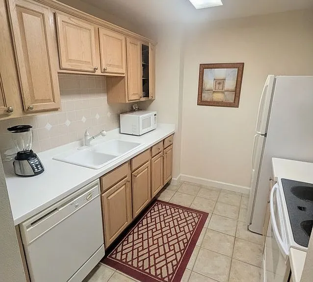 750 N Tamiami Trl #1204 — Photo 5