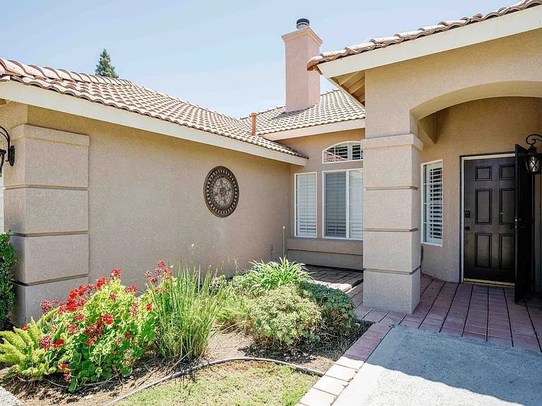 10929 Delusion Dr — Photo 3