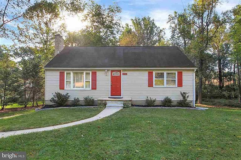1st image of 212 Black Oak Trl