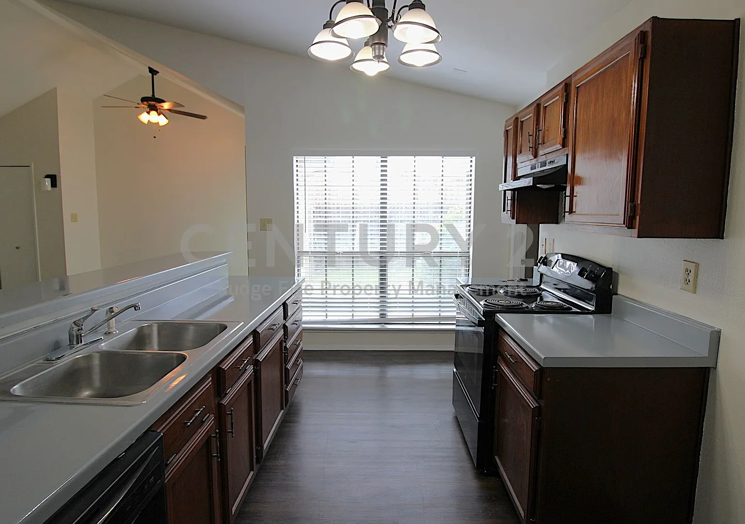 Spacious 2/2 Duplex in Cedar Hill ISD for Rent! — Photo 4