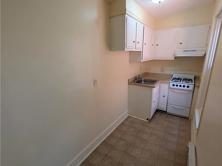 635 Linden St #2 — Photo 3