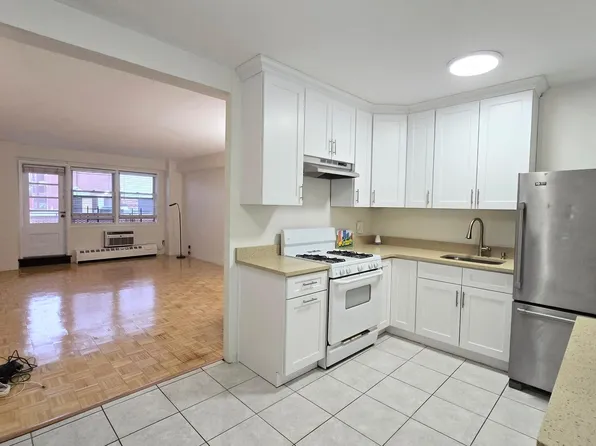 160-10 89 Avenue #9A, Jamaica, NY 11432